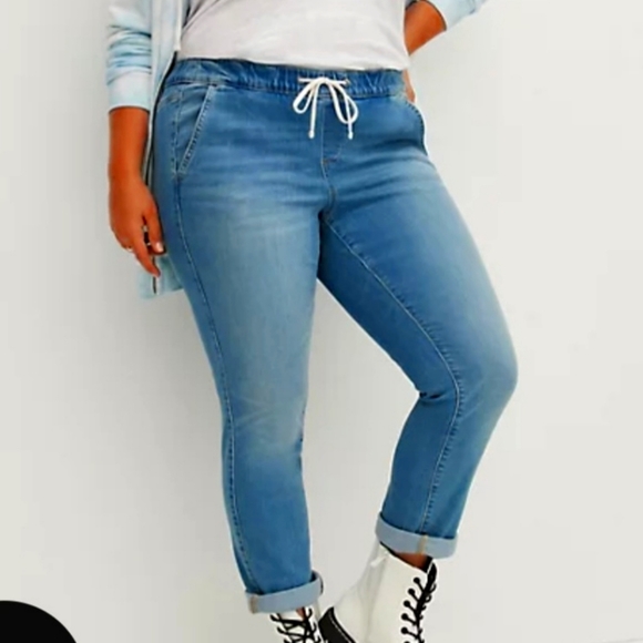 Torrid Pull-On Jeans - Picture 1 of 9